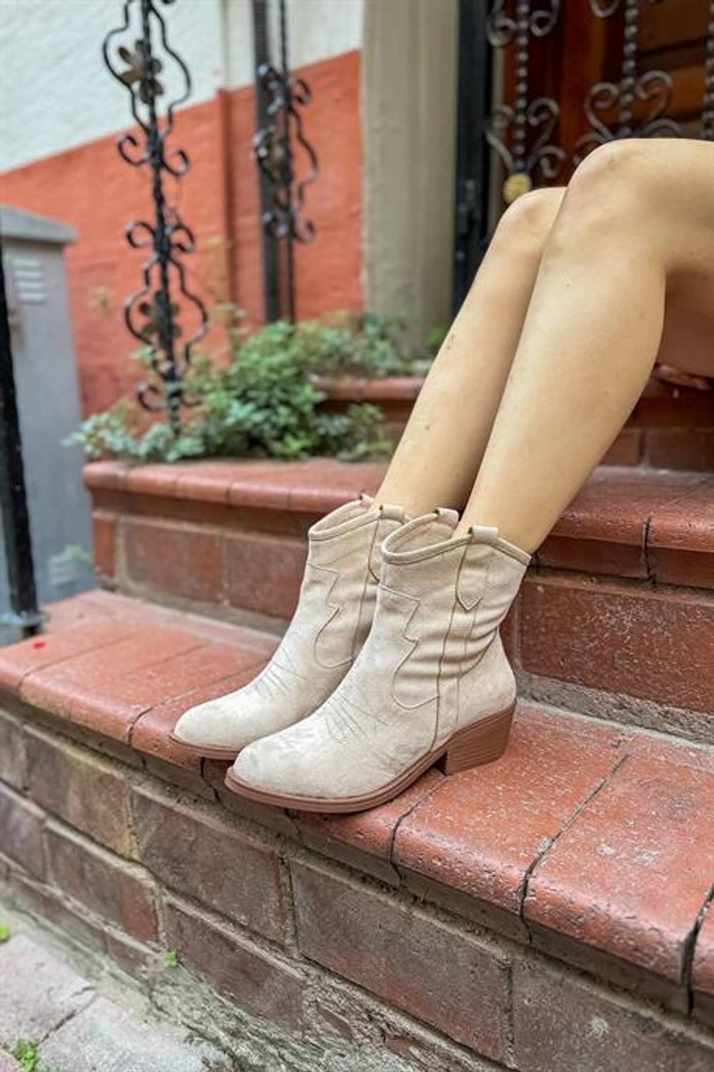 Danya Beige Suede Dallas Women's Heeled Boots