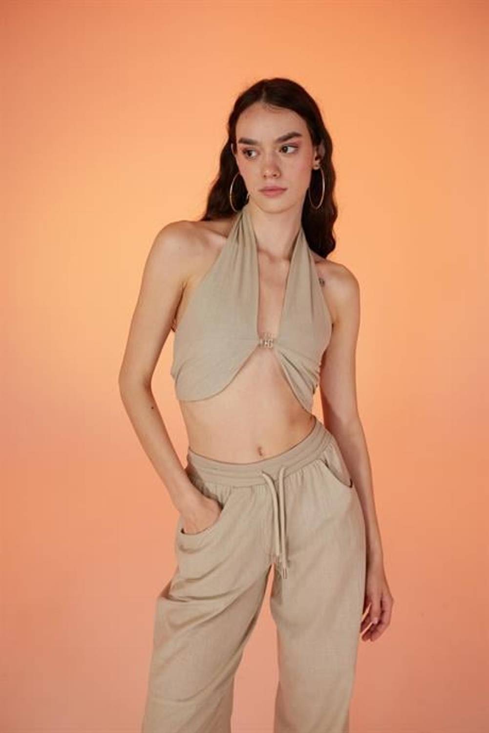 Бежевий блузон з аксесуарами, доступний у розмірах S, XS, M, L