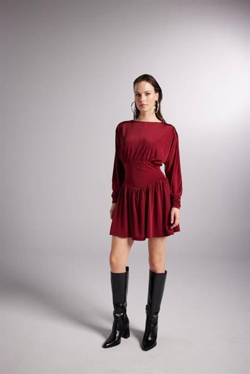 فستان اليشم كلاريت أحمر