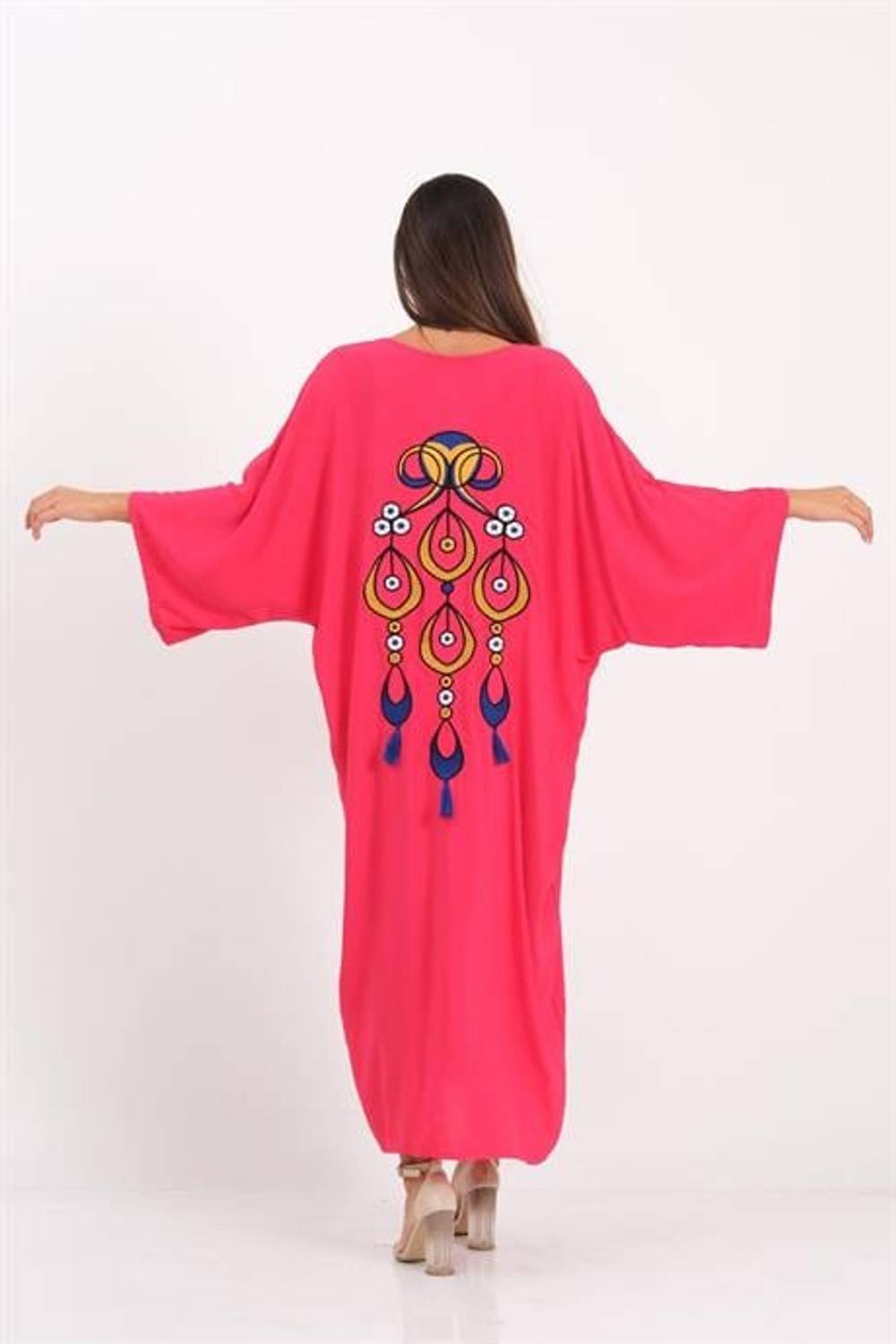 Markano Pembe V Yaka Cepleri ve Sırtı Otantik Nakışlı Püsküllü Oversize Uzun Gömlek Elbise 