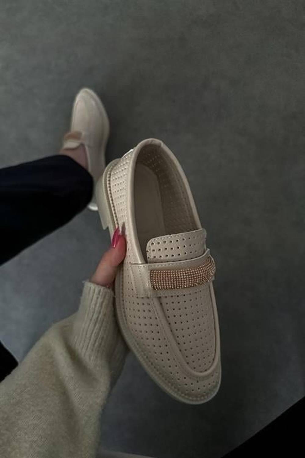 Markano Pensa Bej Cılt Delık Detaylı Taşlı Kadın Loafer Ayakkabı