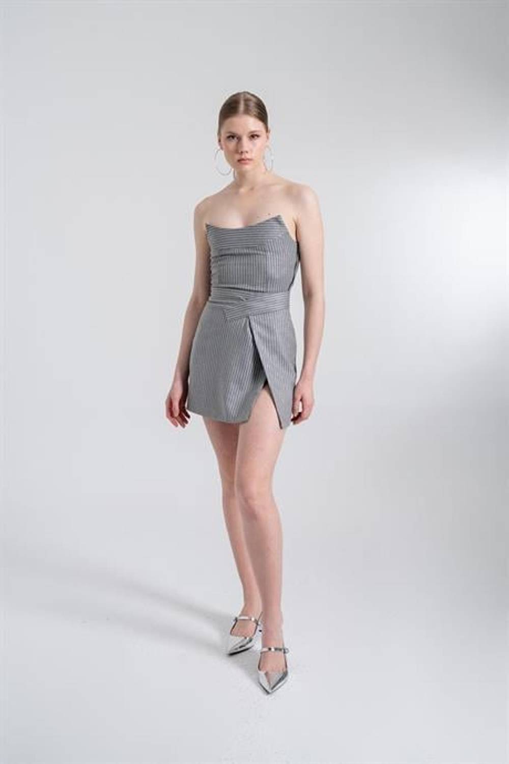 تنورة ماركانو إيدن باللون الرمادي للنساء بتصميم أنيق ومتوفرة بمقاسات متنوعة