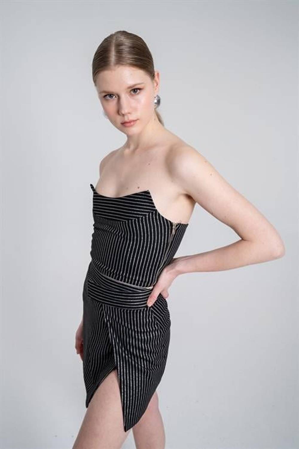 بستيار ماركانو إيدن باللون الأسود للنساء بحجم S و XS و L و M