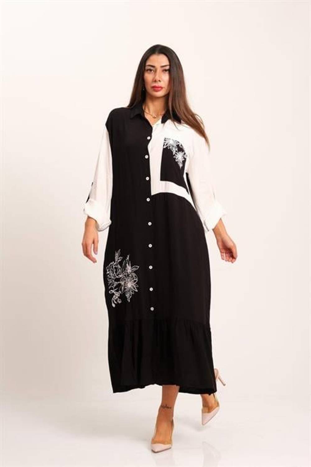 Markano Siyah Beyaz Garnili Önü ve Eteği Nakışlı Kolu Apoletli Uzun Gömlek Elbise