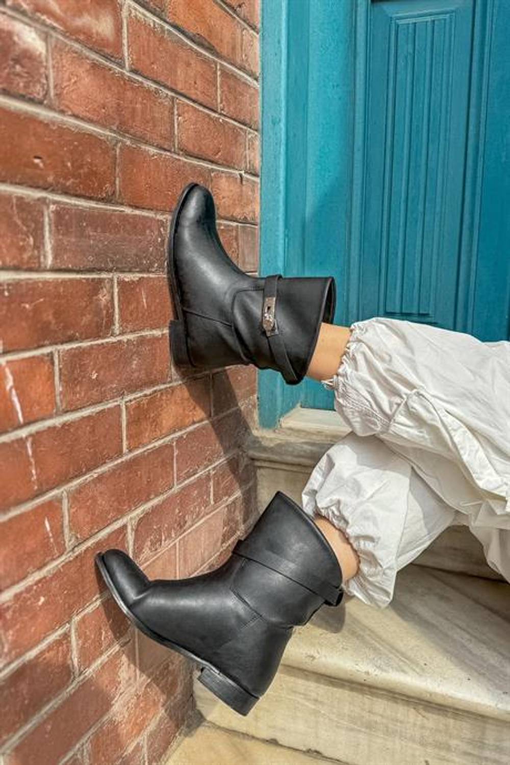 Markano Bear Siyah Cilt Toka Detaylı Kadın Bot