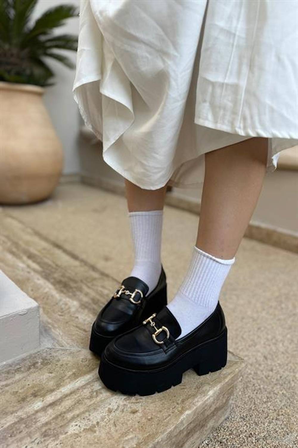 Markano Yoko Siyah Rugan Gold Toka Detaylı Kadın Loafer