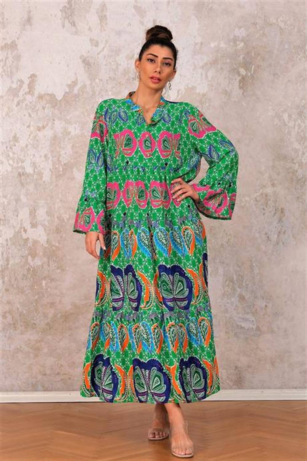 Markano Yeşil Volanlı Kol Önden Düğmeli Eteği Kat Kat Tropikal Desenli Uzun Elbise