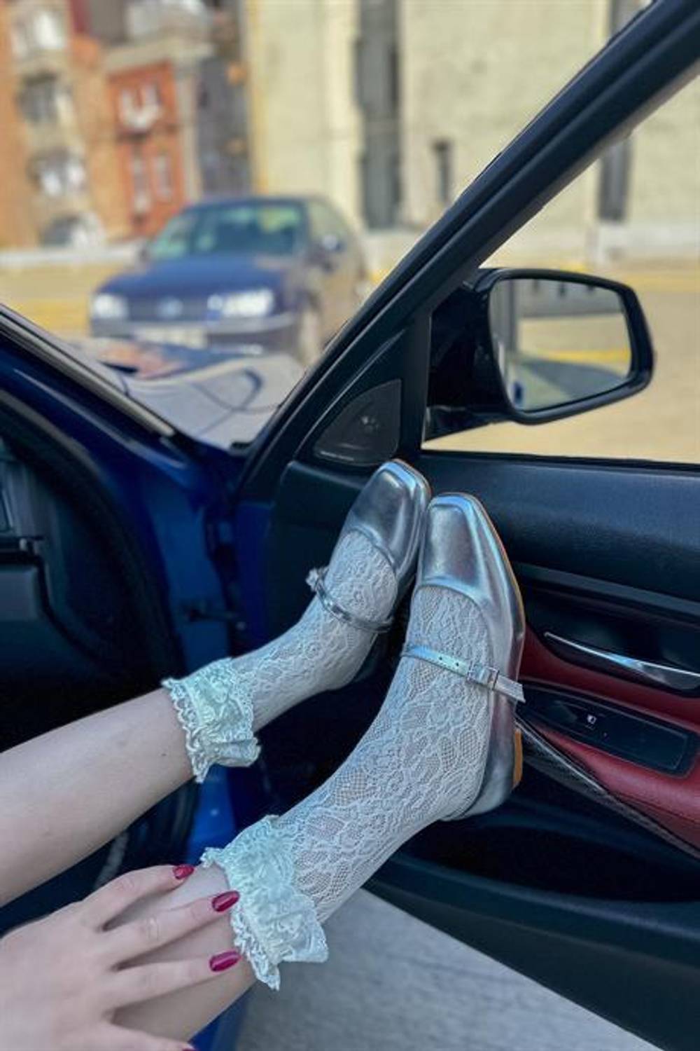 برباط فضي مزخرف كعب عريض باندويت مقاس 36-40