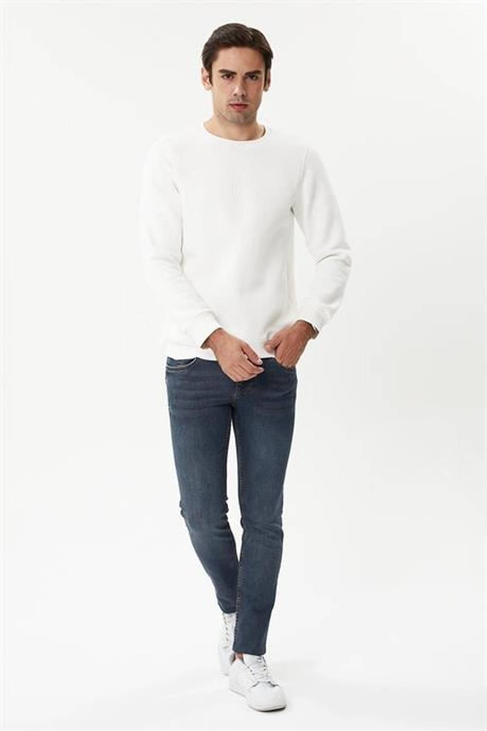 بنطال ماركانو للرجال بلون أزرق رمادي مصنوع من القطن بنسبة 98% ومرونة بنسبة 2% متوفر بمقاسات متعددة