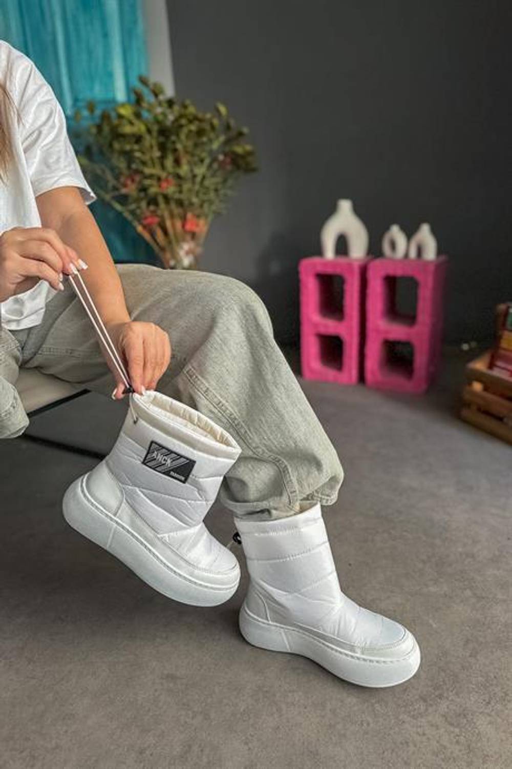 Markano Arow Beyaz Düz Etiket Detaylı Kadın Bot