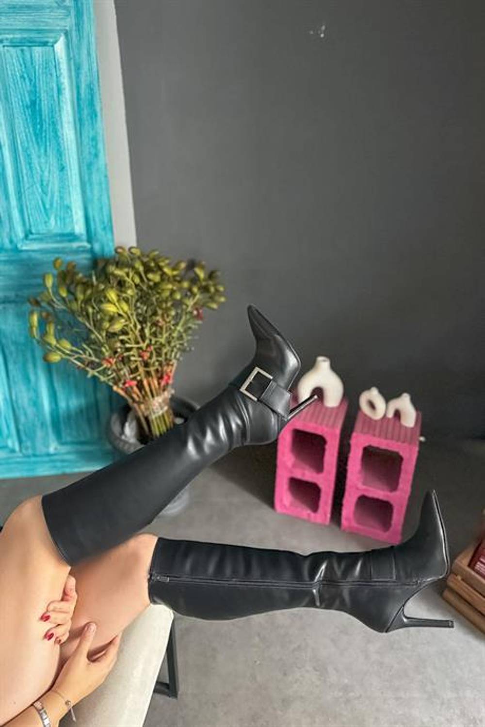 Markano Boob Siyah Cilt Büyük Toka Detaylı Kadın Çizme