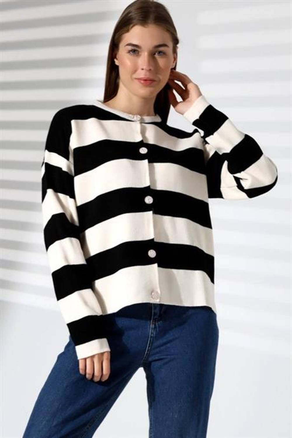 Markano Siyah Çizgili Düğmeli Klasik Triko Hırka