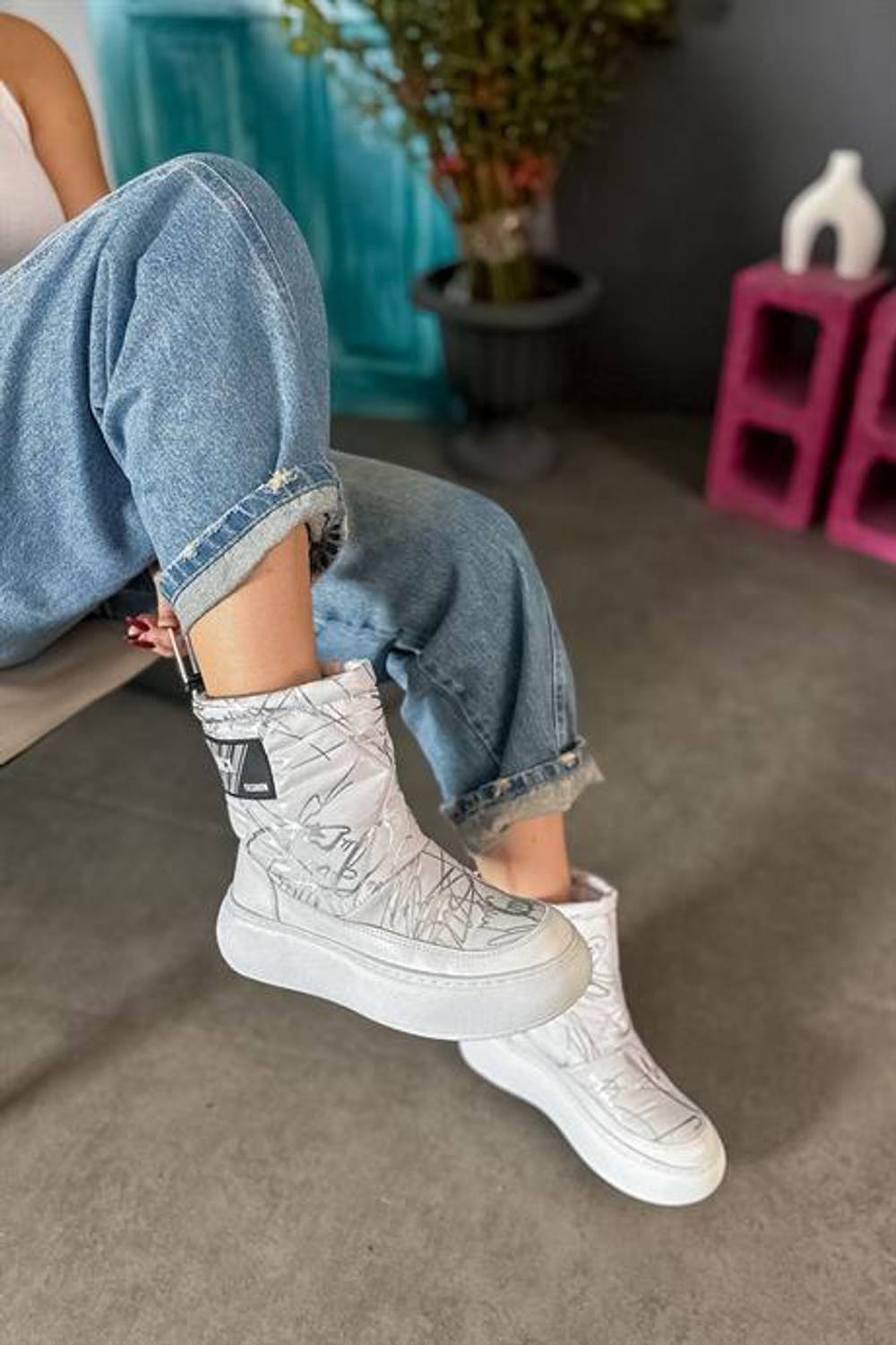 Markano Arow Beyaz Etiket Detaylı Kadın Bot