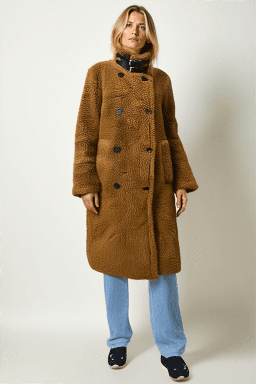 Довгий коричневий кашеміровий підкладений пуховик Markano з кишенями та екошкіряним коміром