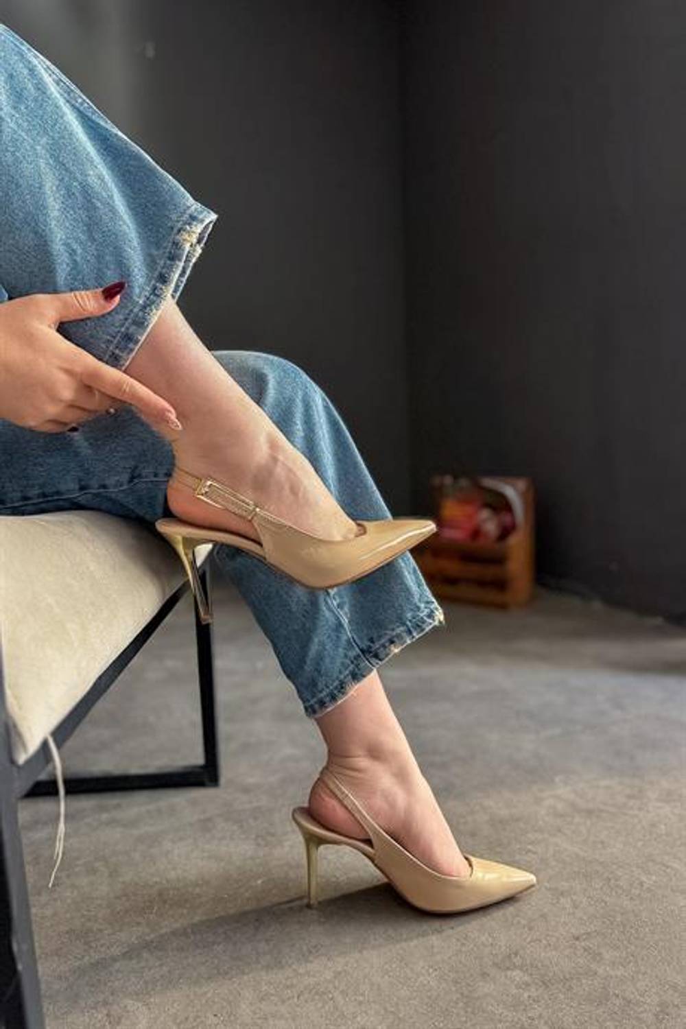 Markano Brun Bej Rugan Gold Toka Detaylı Kadın Topuklu Ayakkabı