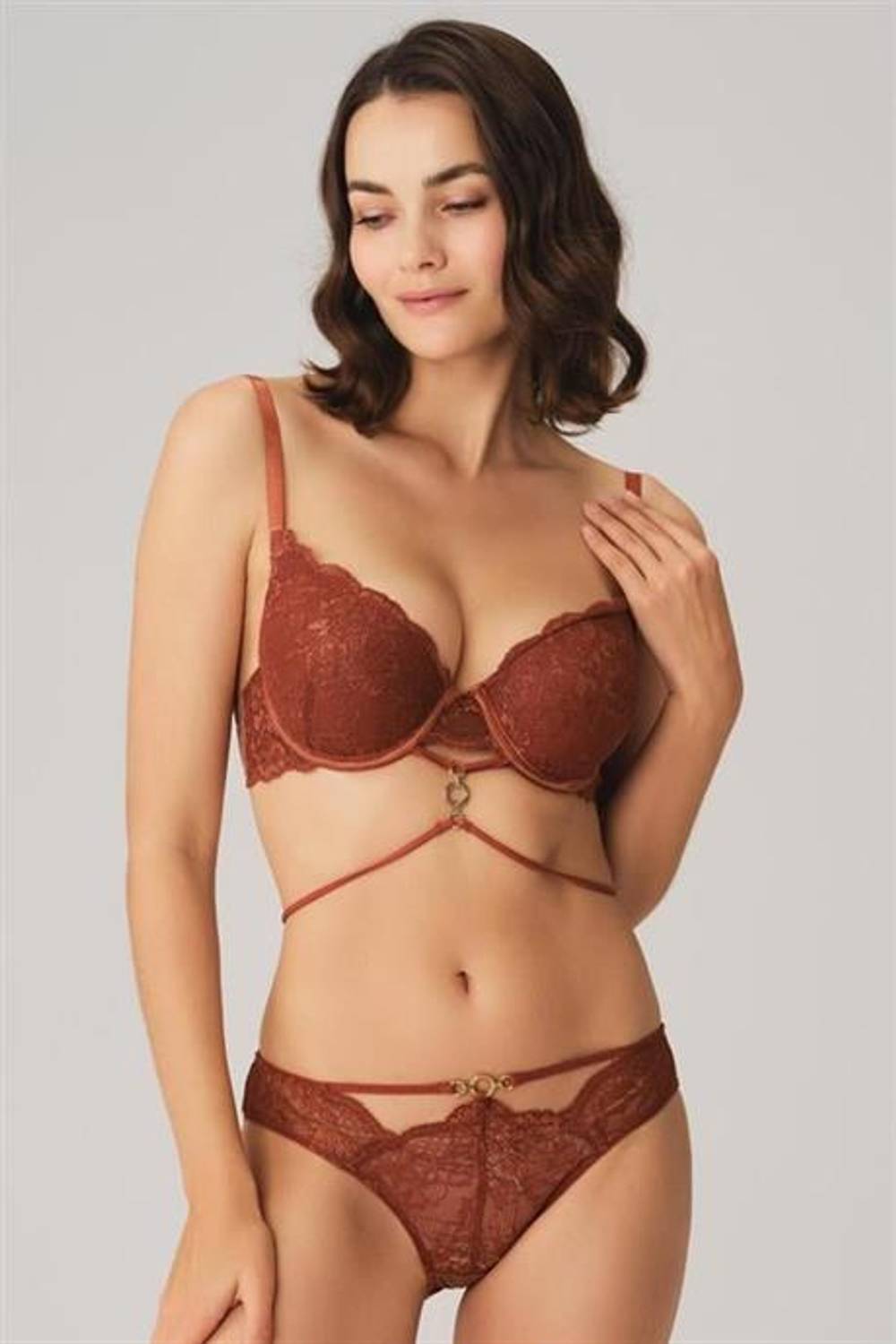 سروال وسوتيان نسائي مع تفاصيل دانتيل ودعم بالون بلون القرفة مقاس 75B، 80B، 85B، 90B