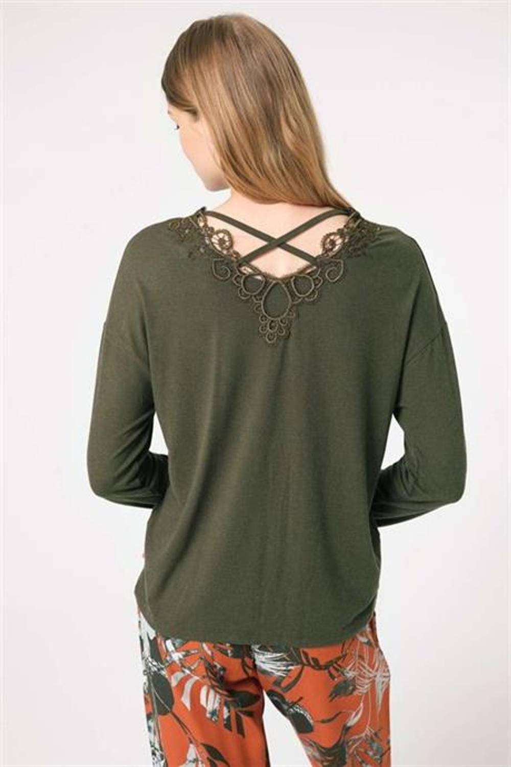 Markano   Uzun Kol V Yaka Viskon Çiçek Desenli Kışlık Örme Normal Bel İp Detaylı Pijama Takımı