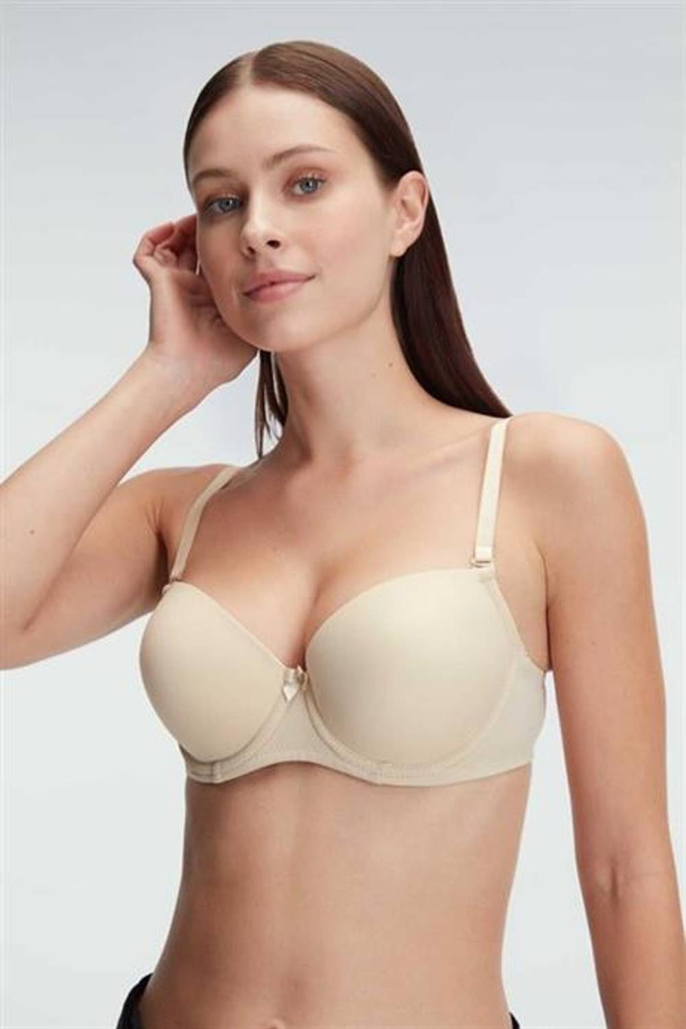Суцільний класичний бюстгальтер з баленами та знімними бретельками, доступний у розмірах 75B, 80B, 85B, 90B, кольору бежевий