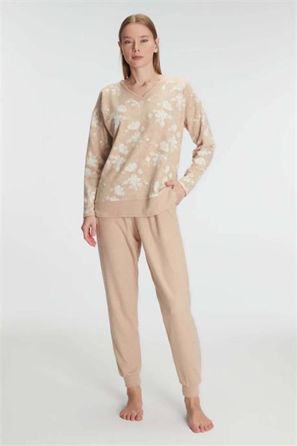 Markano  Jakarlı Uzun Kol V Yaka Pijama Takımı