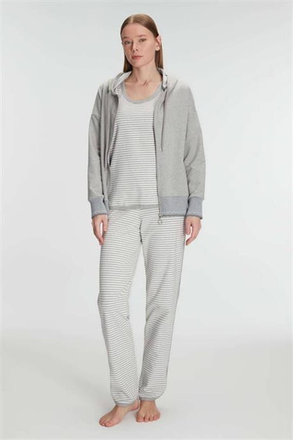 Комплект піжами Markano: бавовняна кофта з довгим рукавом, майка на бретелях та штани, стиль і комфорт для будь-якої пори року