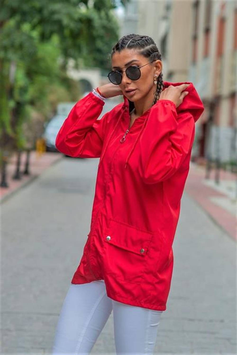 Markano Kırmızı Yıldız Kapüşonlu Cepli İnce Yağmurluk