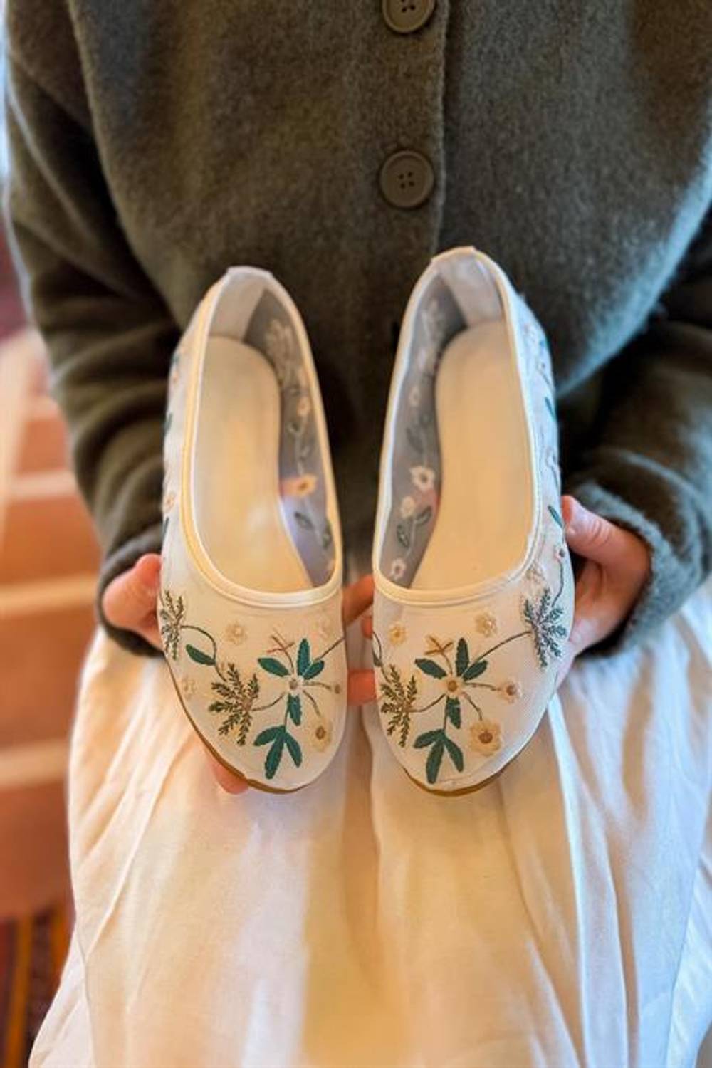 Markano Press Beyaz Nakış İşleme Detaylı Kadın Babet