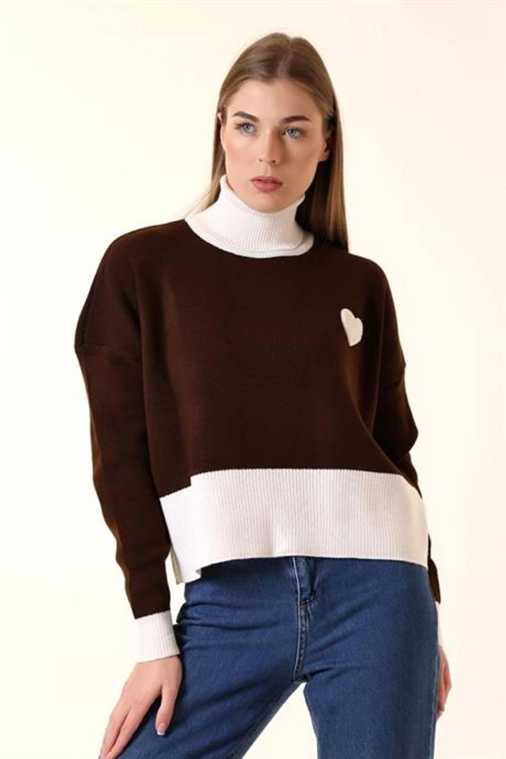 Markano Kahverengi Balıkçı Yaka Kabartma Kalpli Triko Kazak