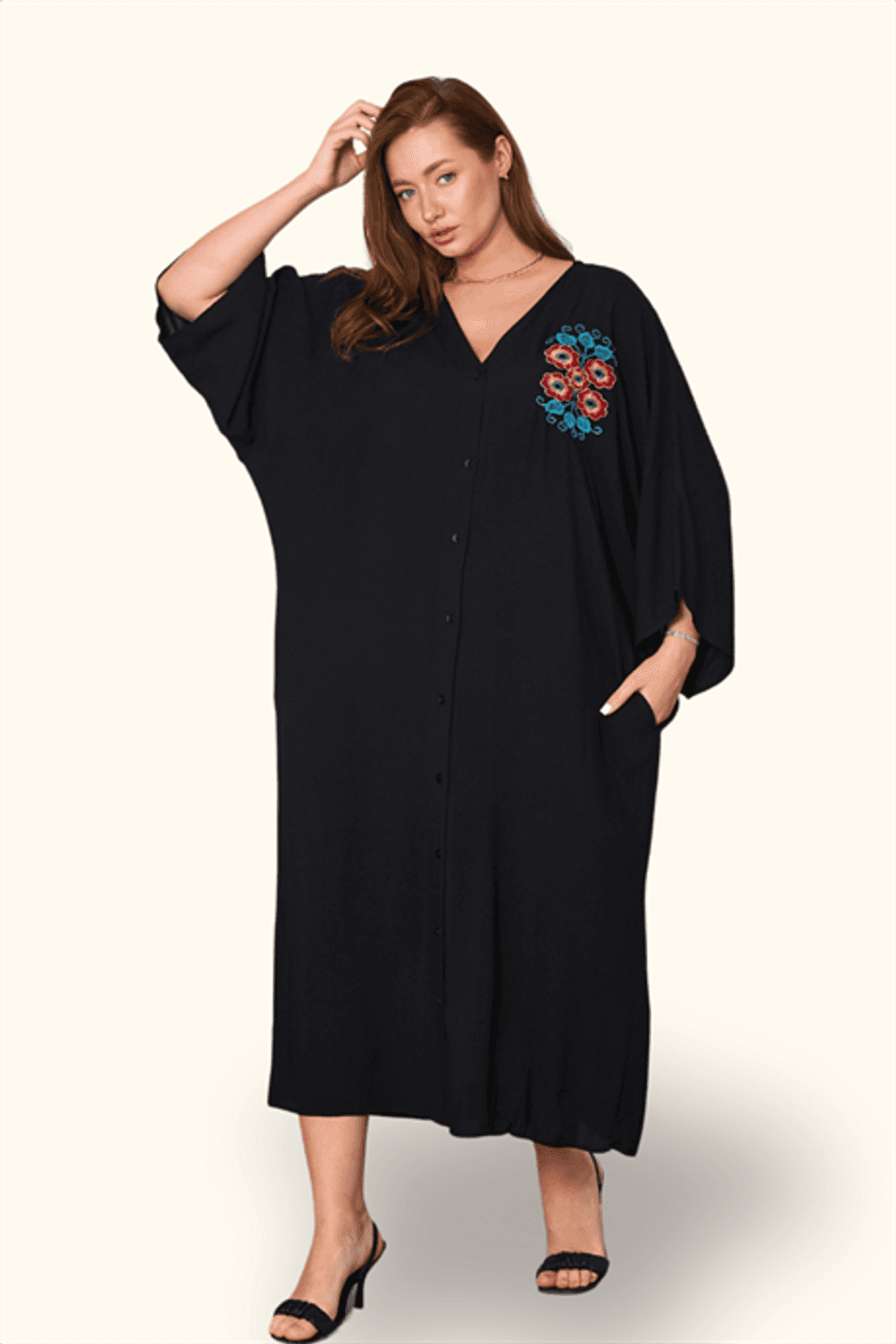 Markano Siyah V Yaka Sırtı ve Göğsü Çiçek Nakışlı Cepli Oversize Uzun Gömlek Elbise