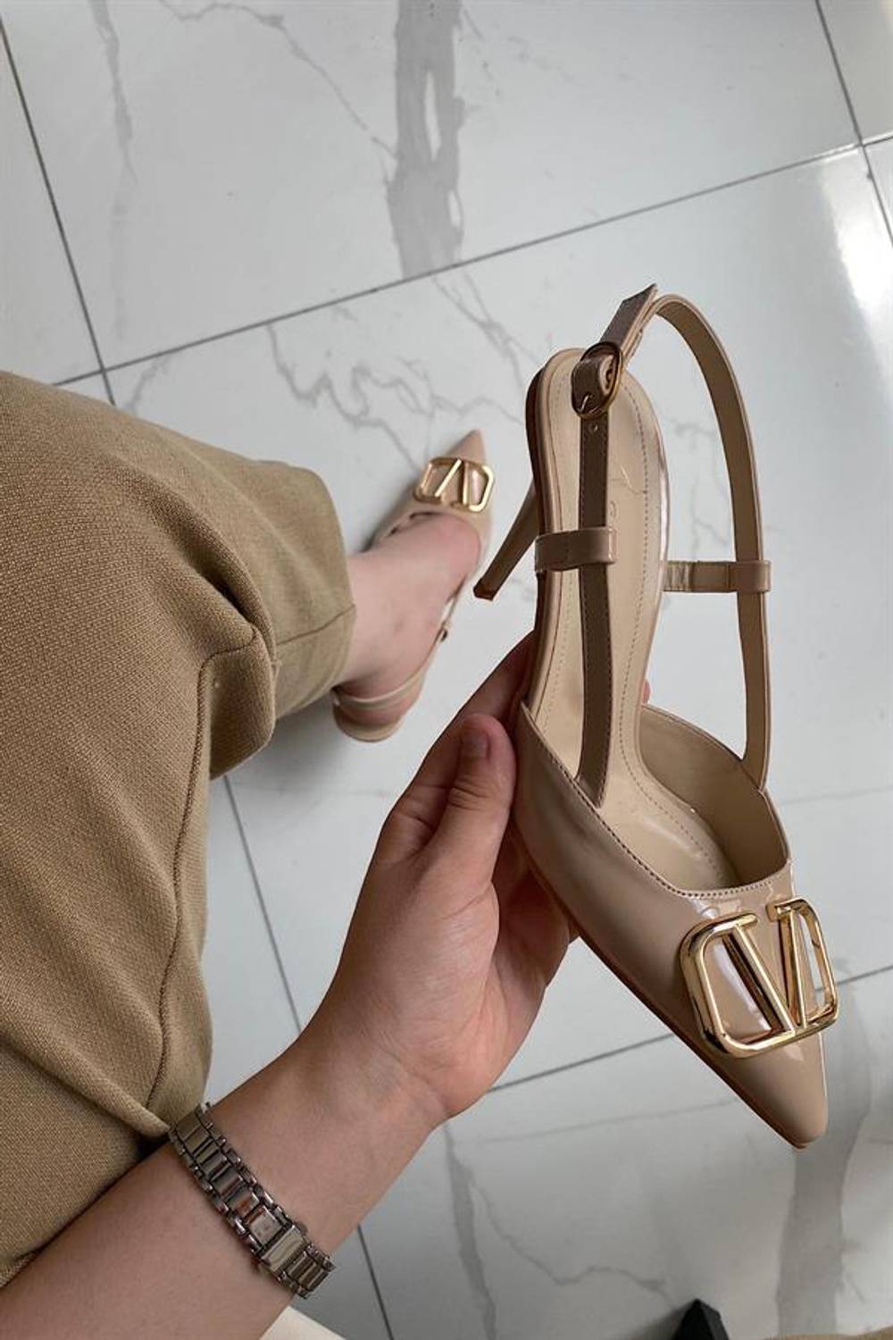 Бежевые туфли на каблуке Avent с пряжкой высота каблука 8 см с верхом из искусственной кожи размер 35-40