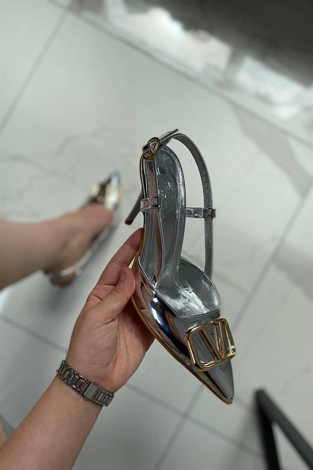 Avent Silver Color Buckled Kadı Heeled Shoes