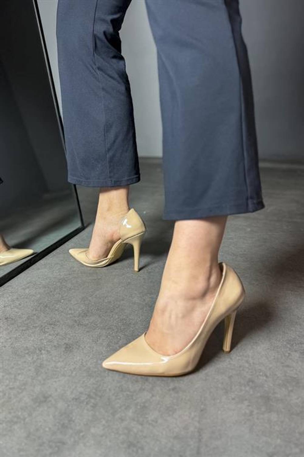 Colin Beige Patent Leather Low-cut Detailed Women's Stiletto