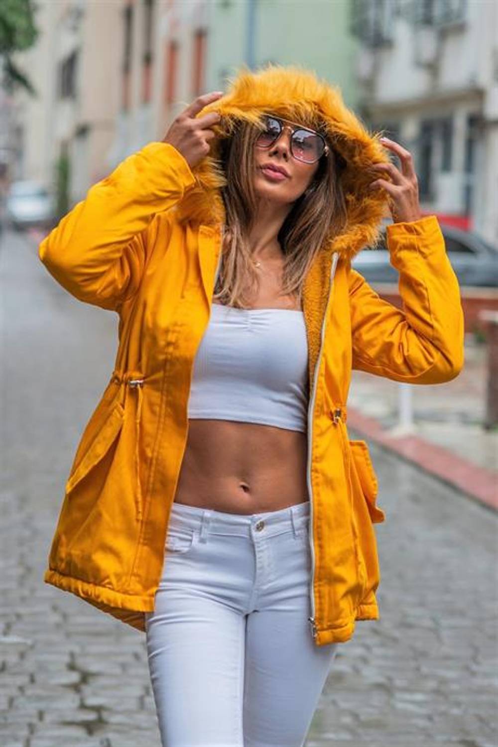 معطف ماركانو الخردل من الجبردين مع فرو من الداخل