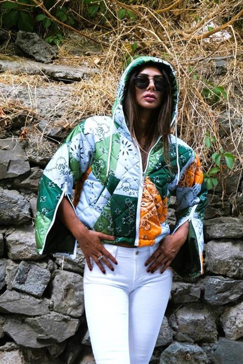 Куртка коротка з капюшоном та застібкою на блискавці, зелена, розміри S/M, L/XL