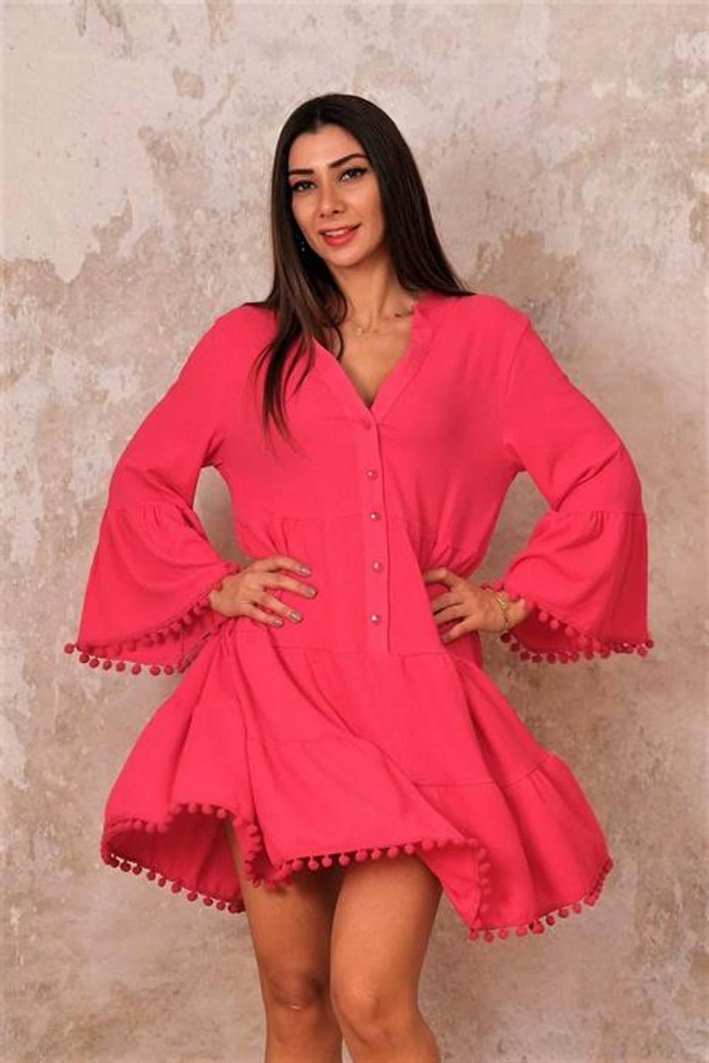 Markano Pembe V Yaka Önden Düğmeli Kolları Volanlı Ponponlu Kısa Elbise