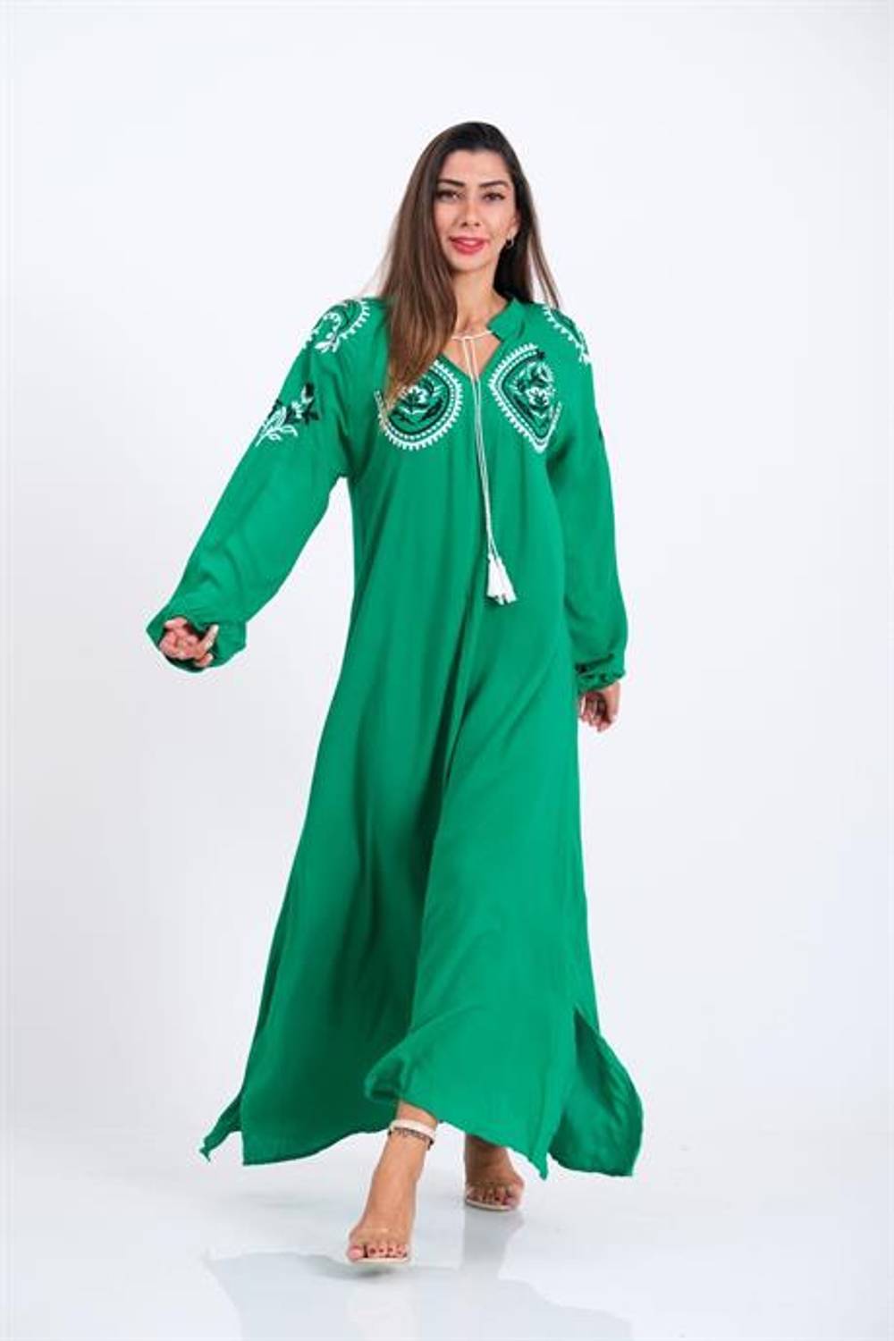 Markano Yeşil Göğsü ve Kolları Nakışlı Püsküllü Balon Kol Uzun Elbise
