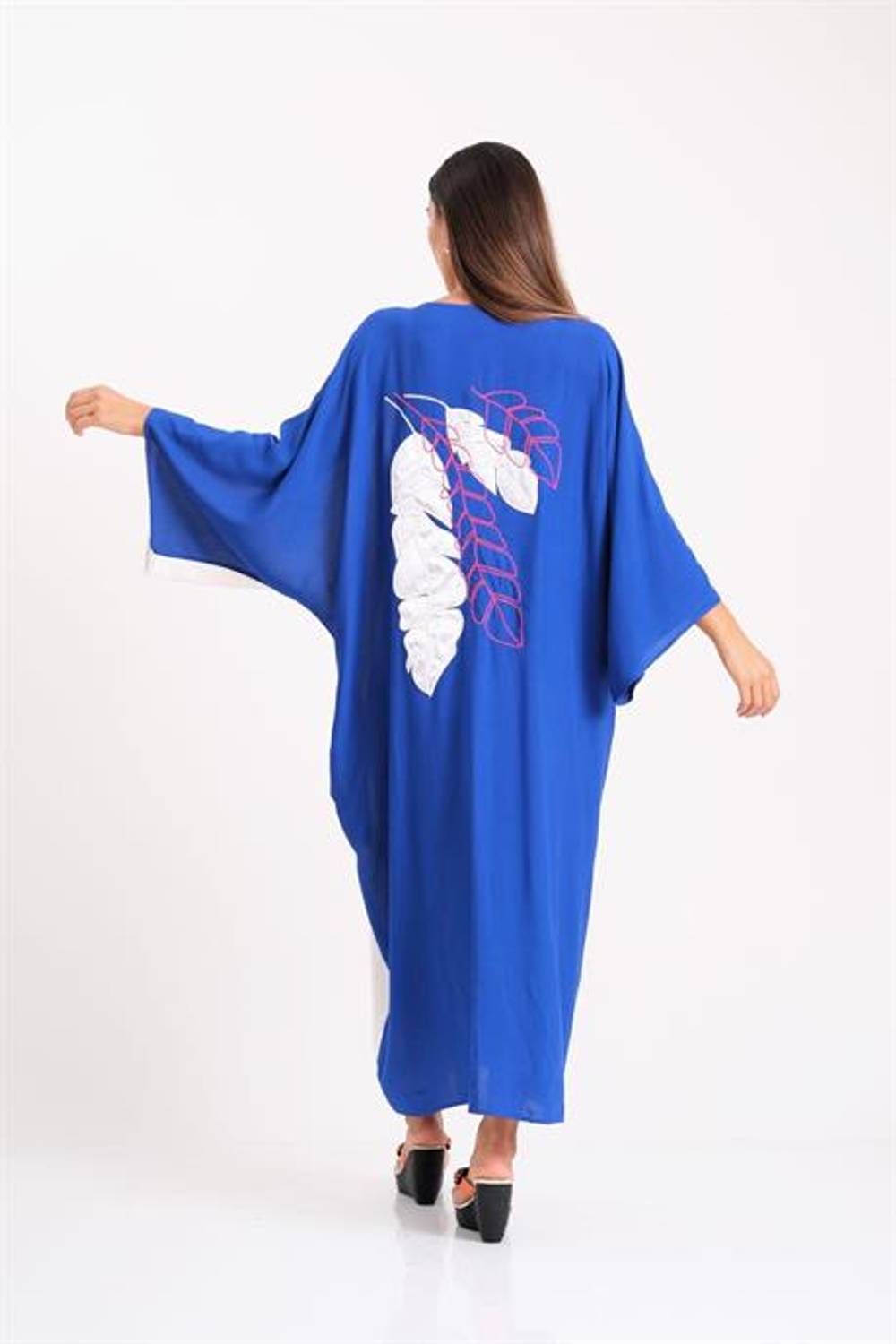 Markano Saks Mavi Sırtı Ve Yakası Yaprak Nakışlı V Yaka Cepli Oversize Uzun Gömlek Elbise 