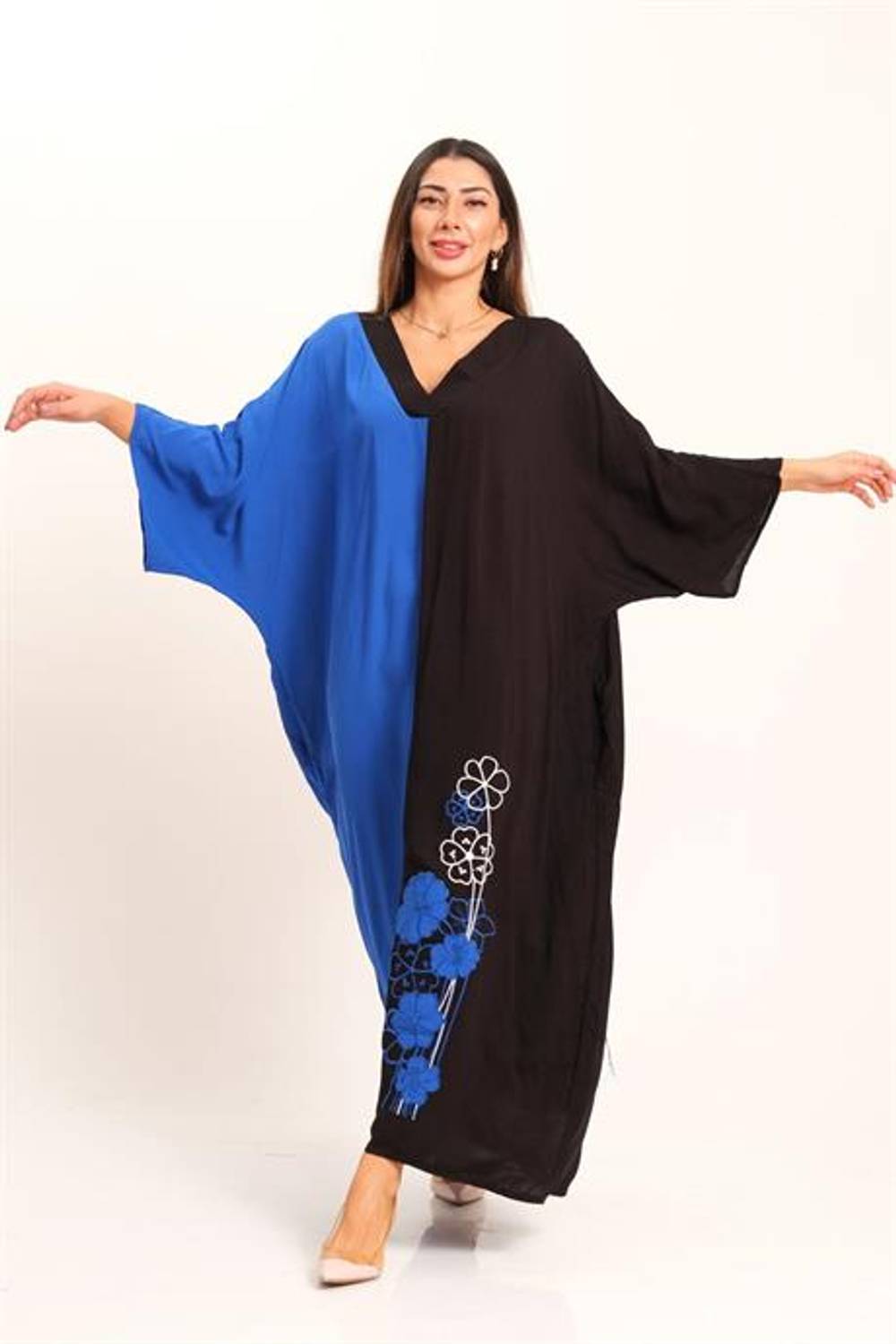 Markano Saks Mavi Siyah Garnili V Yaka Eteği Nakışlı Cepli Oversize Uzun Elbise