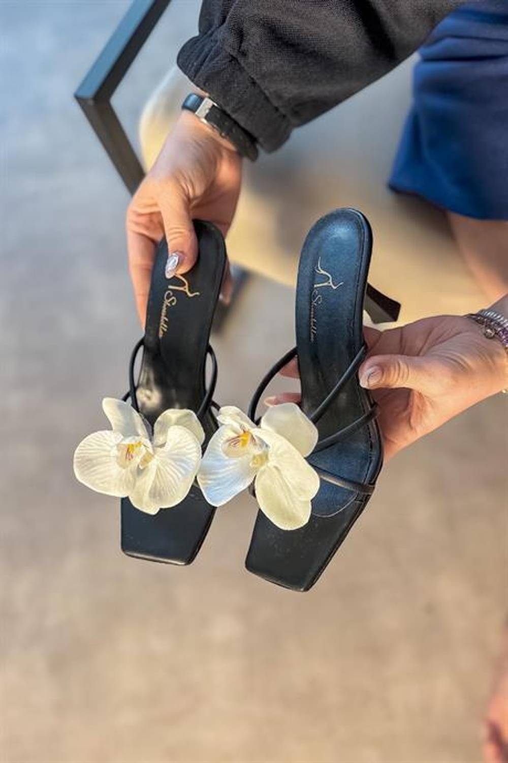 Markano Flaw Siyah Çiçek Detaylı Kadın Terlik