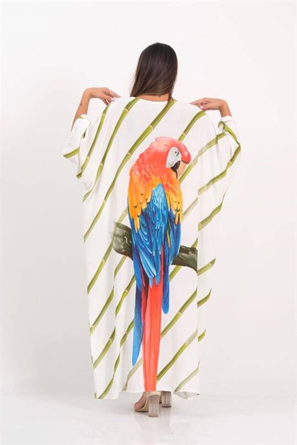 Оверсайз довге плаття з V-подібним вирізом, зелене з рисунком папуги та смужками на спині, стандартного розміру