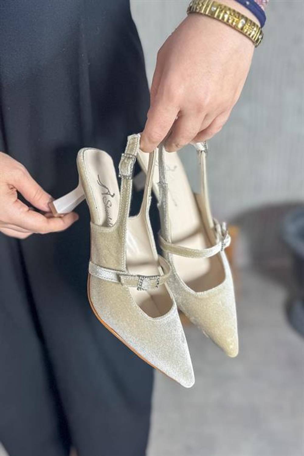 Markano Keddy Bej Kadife Taş Toka Detaylı Kadın Topuklu Ayakkabı