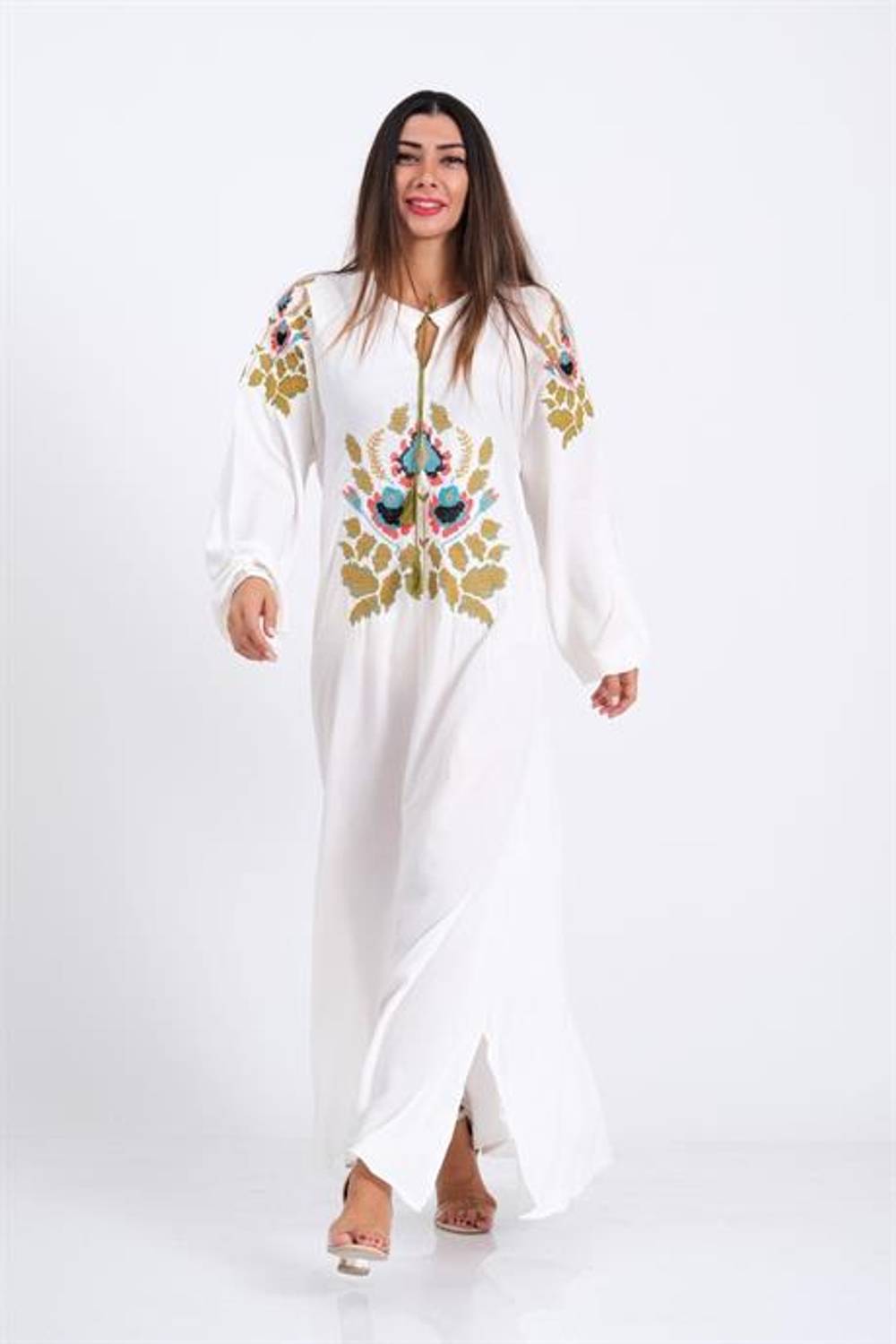 Markano Beyaz Önü ve Kolları Nakışlı Püsküllü Balon Kol Uzun Elbise