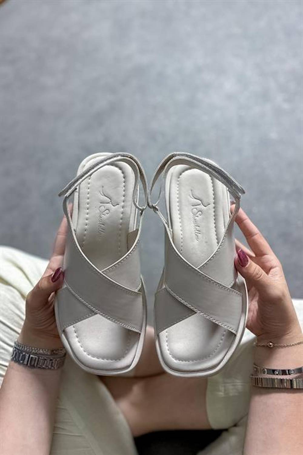 Markano Pami Bej Çapraz Detaylı Kadın Sandalet