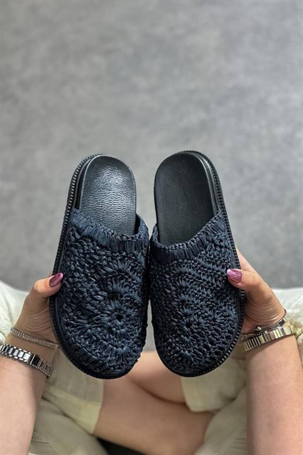 Тапочки Markano Tamar чорні з плетеними деталями для жінок, доступні в розмірах 36-40