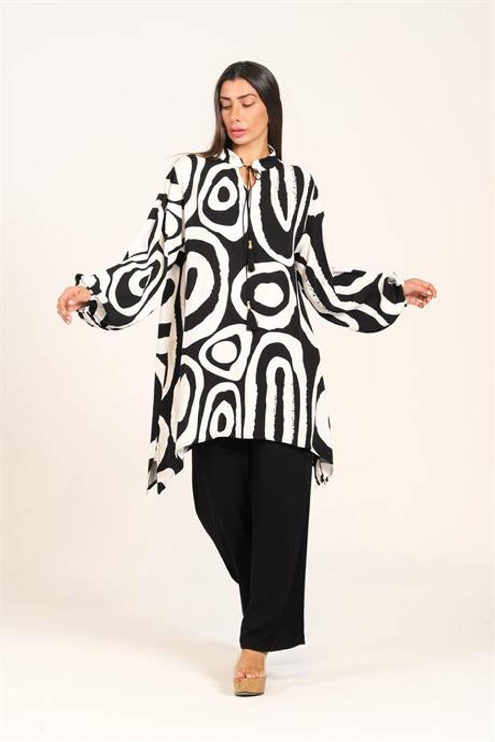 Markano Siyah Beyaz Desenli Balon Kol Püskül Bağcıklı Cepli Tunik Pantolon İkili Takım