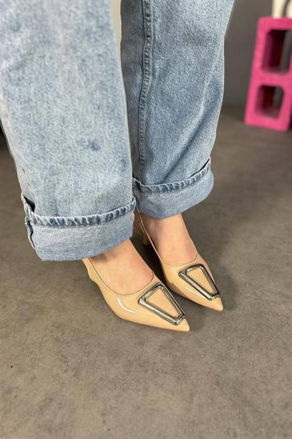 Markano Ucy Bej Rugan Üçgen Toka Detaylı Kadın Topuklu Ayakkabı