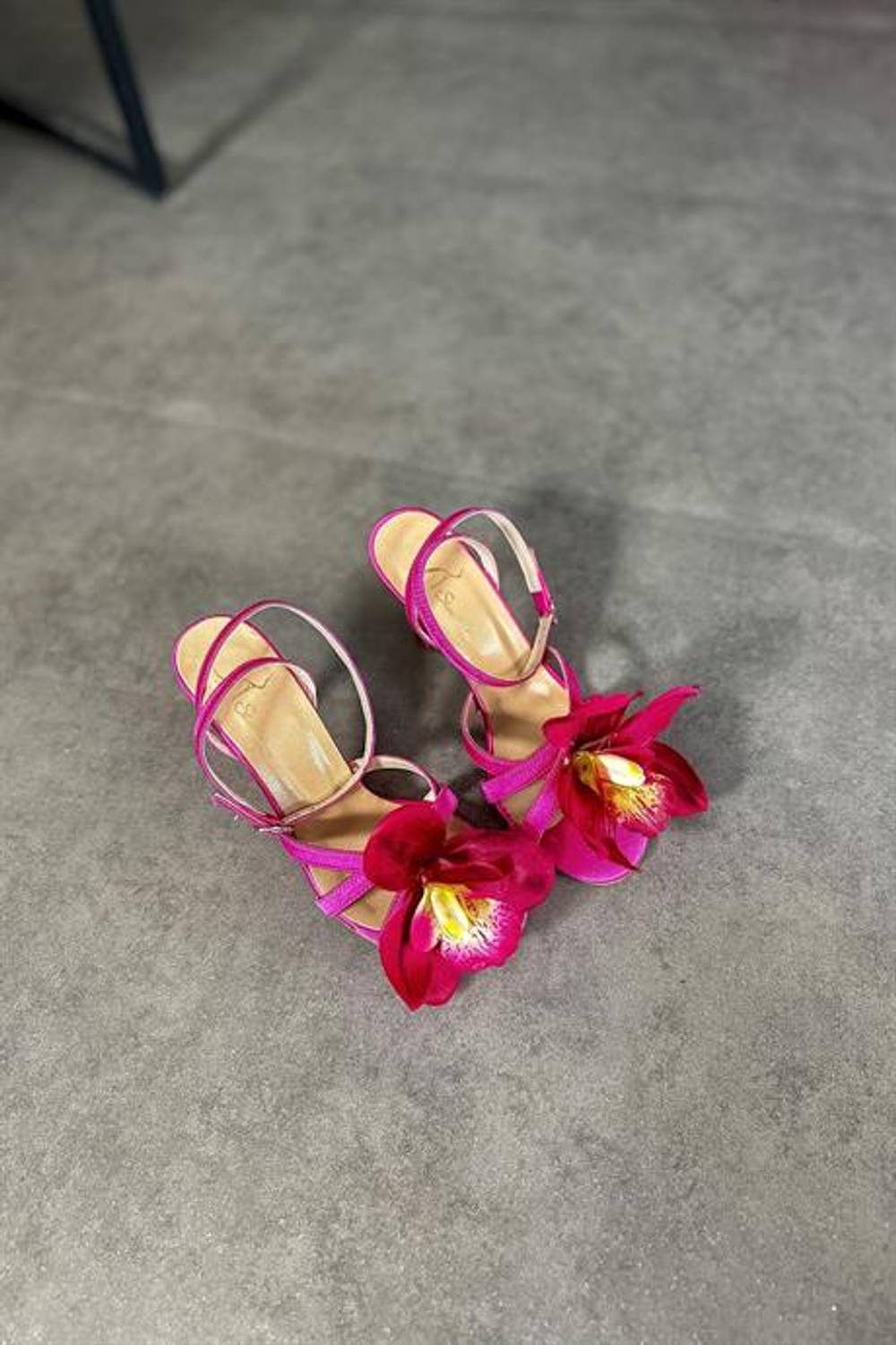 Туфли на каблуке Markano Wix с фушиовыми цветочными деталями для женщин, размеры 35-40