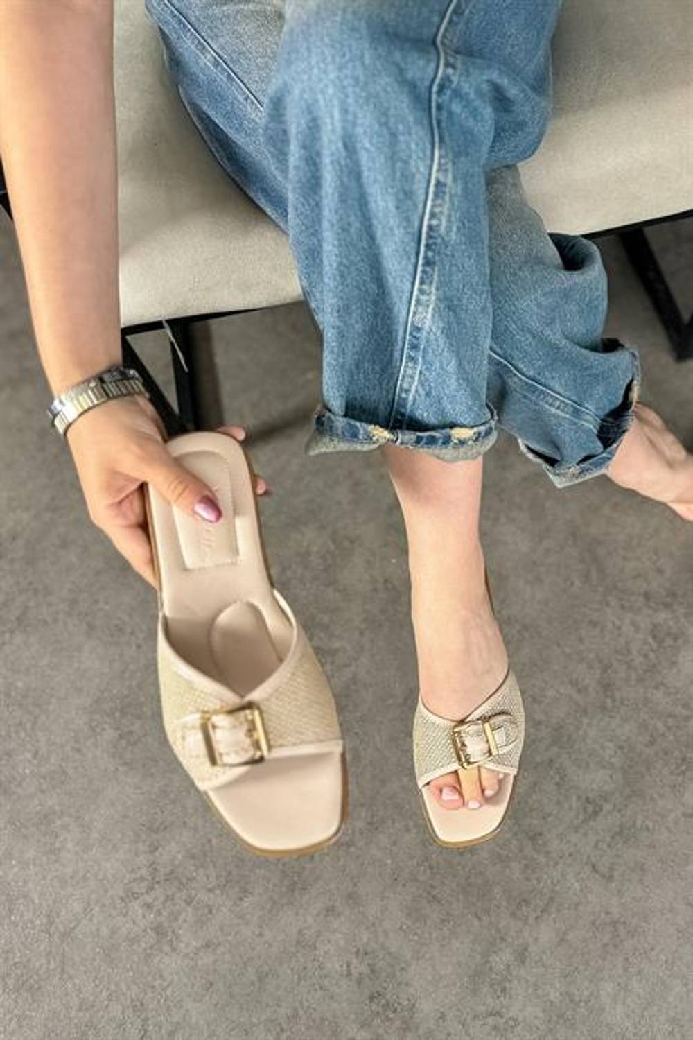 Markano Joan Bej Cilt Hasır Toka Detaylı Kadın Terlik