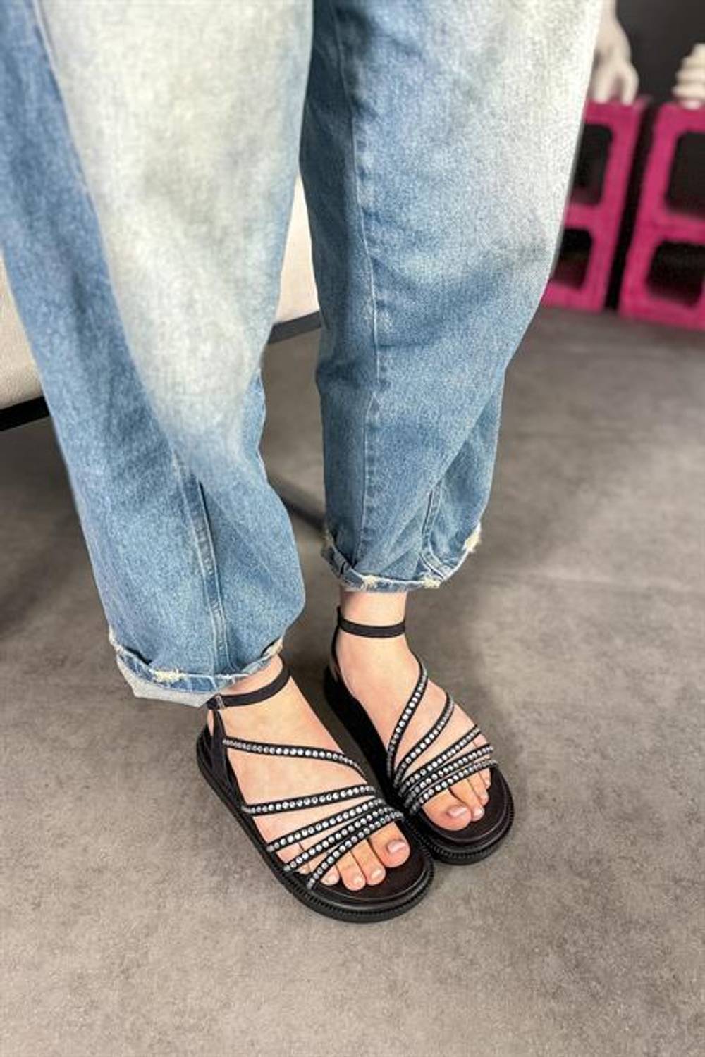 Markano Conte Siyah Taş Detaylı Kadın Biyeli Sandalet