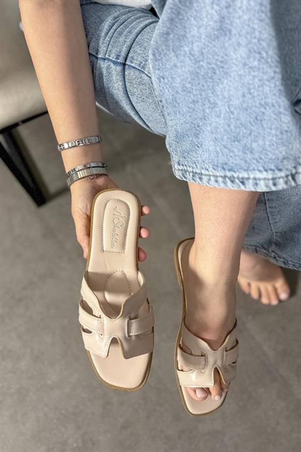 Жіночі шльопанці Markano Lorin, бежевий колір, розміри 36-40, стильний дизайн для зручності та комфорту