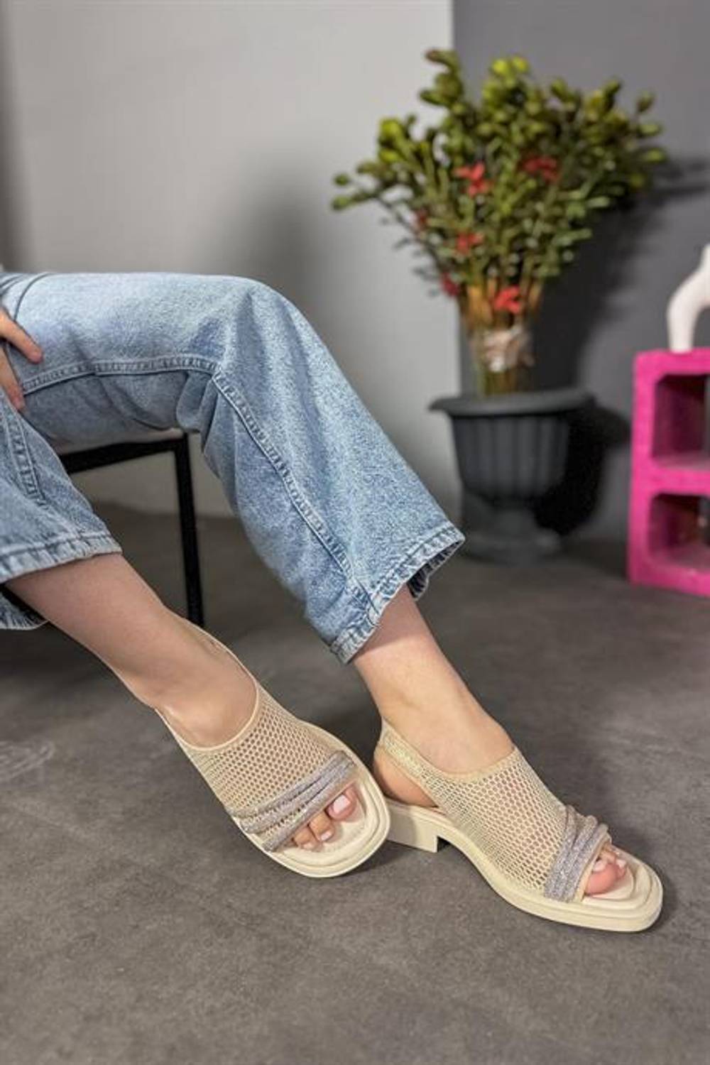 Markano Romin Bej Fileli Taş Detaylı Kadın Sandalet